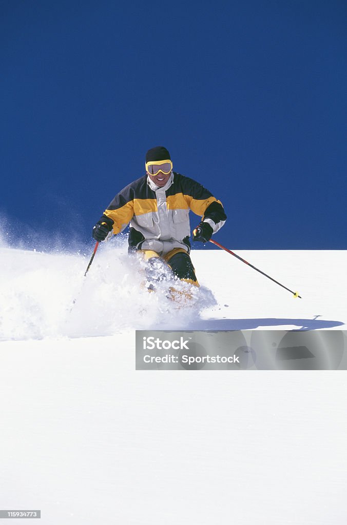 Neige Ski dans la poudreuse fraîche - Photo de Activité libre de droits