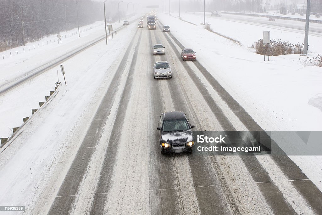 Conduire en hiver - Photo de Blizzard libre de droits