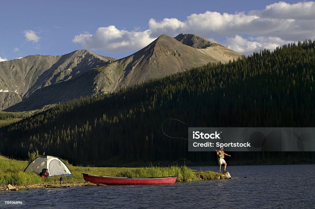 Latać połowów na jezioro stronie Góra Tabor - Zbiór zdjęć royalty-free (Kanadyjka)