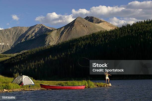 Latać Połowów Na Jezioro Stronie Góra Tabor - zdjęcia stockowe i więcej obrazów Kanadyjka - Kanadyjka, Biwakować, Czerwony
