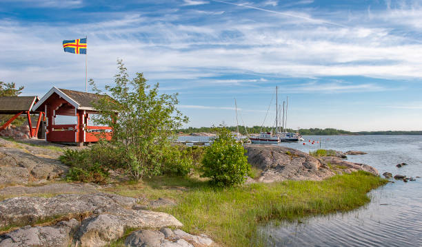 midsummer nas ilhas aland - stockholm archipelago sweden stockholm island - fotografias e filmes do acervo