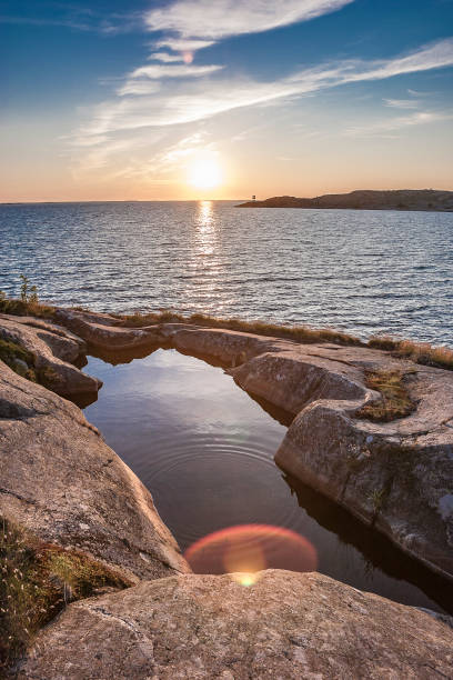 hochsommer auf den aland-inseln - stockholmer archipel stock-fotos und bilder