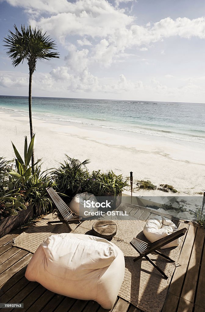 Terraço de uma cabana - Foto de stock de Praia royalty-free