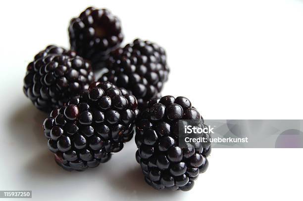 Brombeeren - Fotografias de stock e mais imagens de Framboesa Negra - Framboesa Negra, Figura para recortar, Fundo Branco