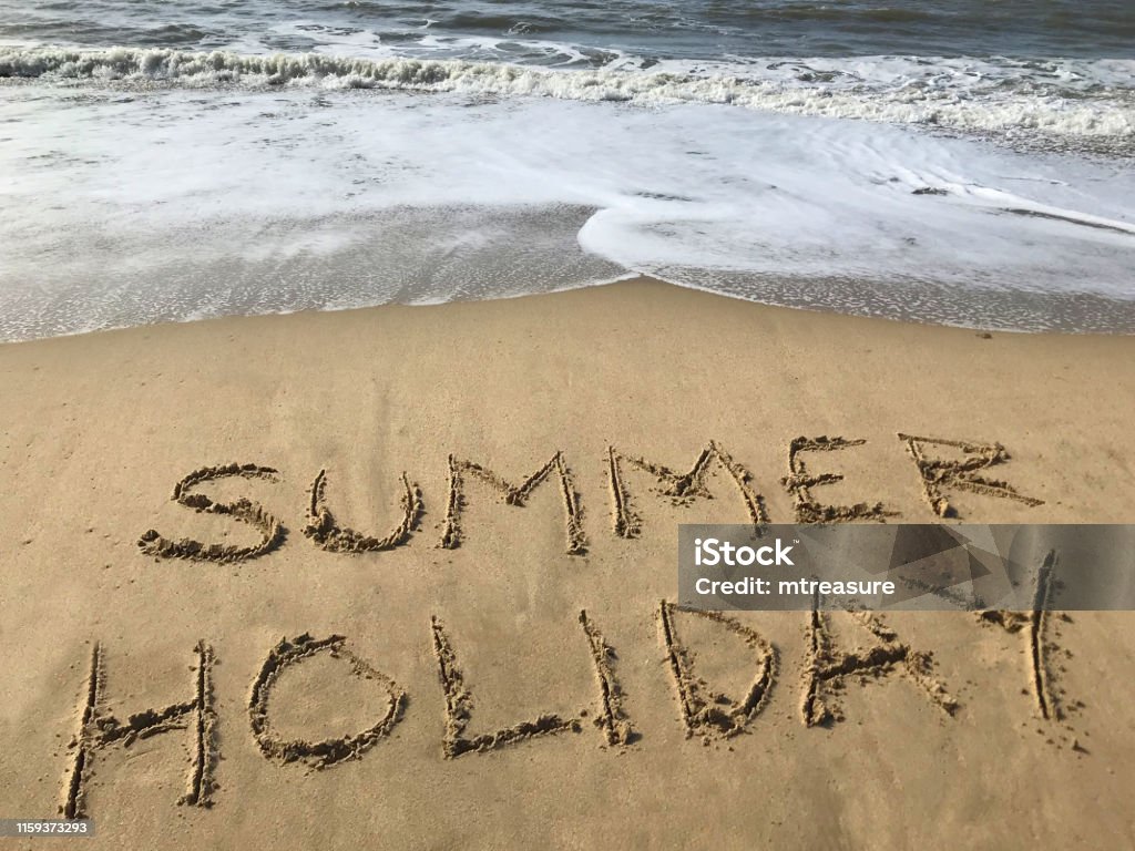 Hình Ảnh Viết Trên Bãi Biển Đầy Nắng Với Những Từ Kỳ Nghỉ Hè Được ...