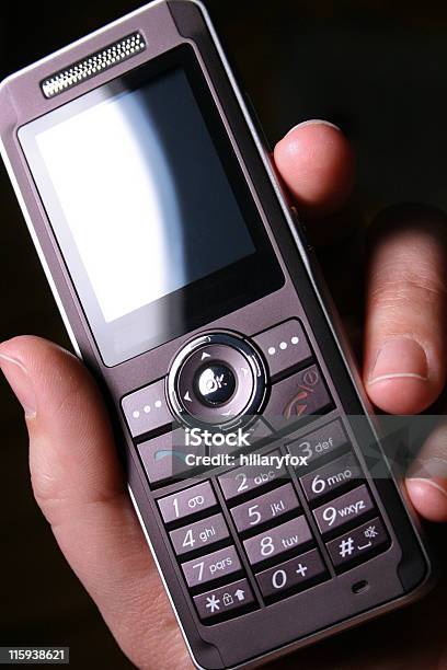 Мобильного Телефон — стоковые фотографии и другие картинки Беспроводная технология - Беспроводная технология, Блестящий, Большой палец руки