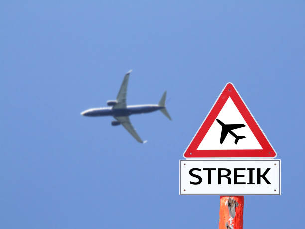 istock Strike air traffic German Sign 1159386375