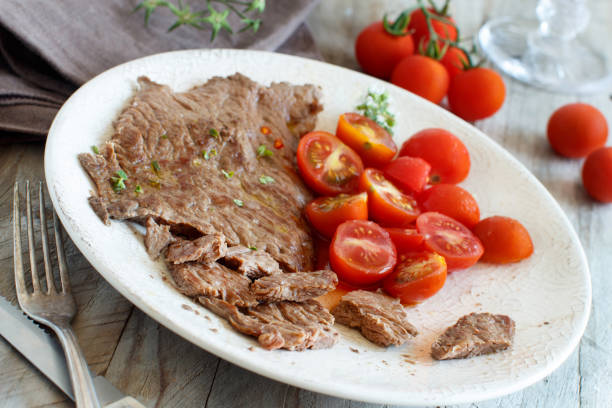 cienki kawałek grillowanego steku z maczetą lub steku ze spódnicy - steak close up grilled skirt steak zdjęcia i obrazy z banku zdjęć