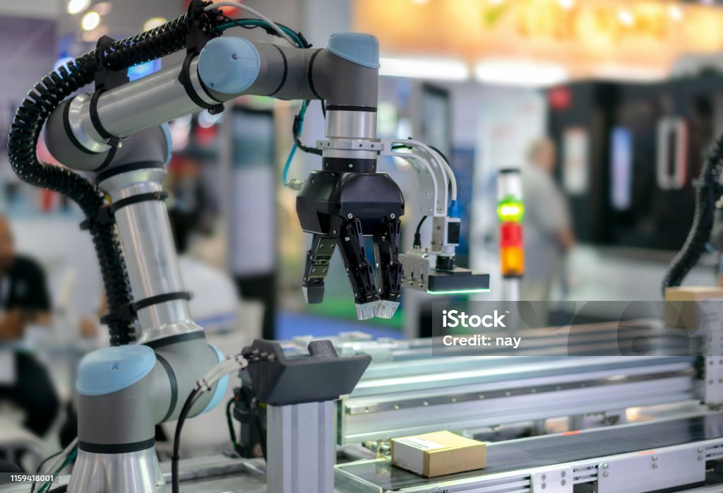 Robot de fabricación - Foto de stock de Robot libre de derechos