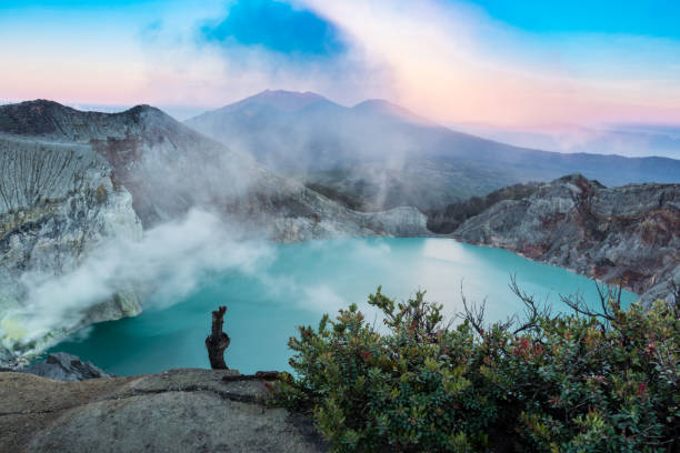 istock Ijen Crater, Banyuwangi 1159429099