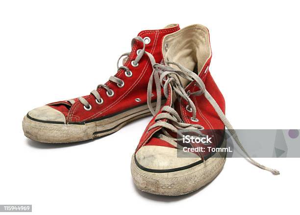 Pesado Utilizado Old Os Sapatos De Desporto Sapatos - Fotografias de stock e mais imagens de Antigo