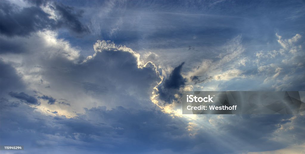 Paisaje con nubes - Foto de stock de Sólo cielo libre de derechos