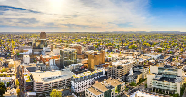 luftbild der skyline von allentown, pennsylvania - pennsylvania stock-fotos und bilder