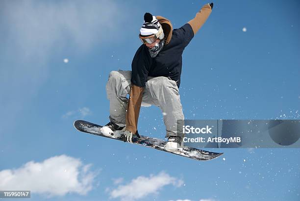 Snowboard Skok - zdjęcia stockowe i więcej obrazów Snowboarding - Snowboarding, Snowboard, Mężczyźni