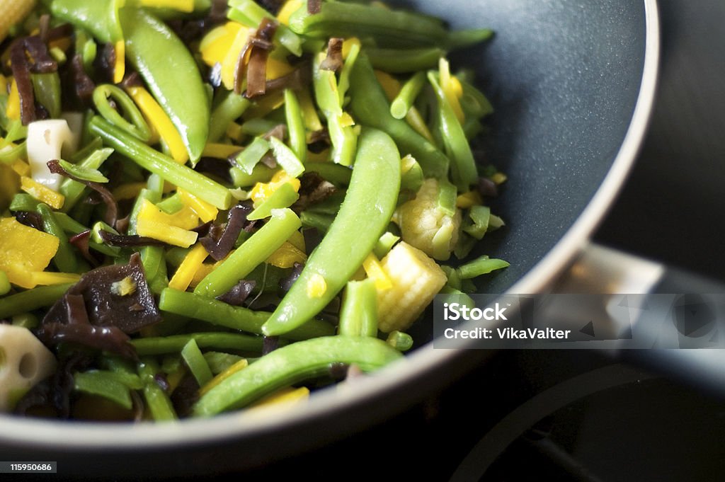 Panela wok - Foto de stock de Alimentação Saudável royalty-free