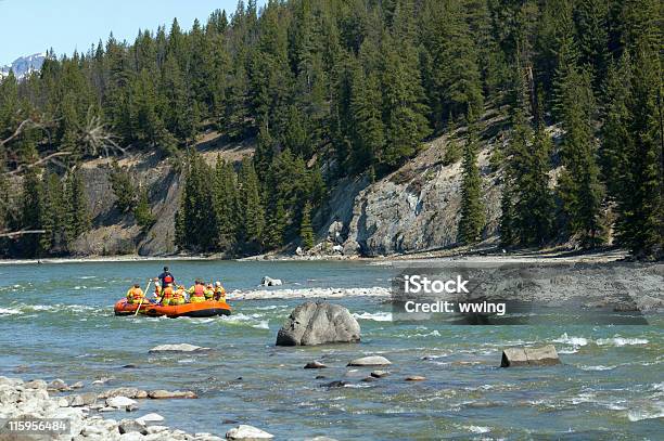 Seniorzy River Flisactwo - zdjęcia stockowe i więcej obrazów Rafting rzekami górskimi - Rafting rzekami górskimi, Rafting, Senior