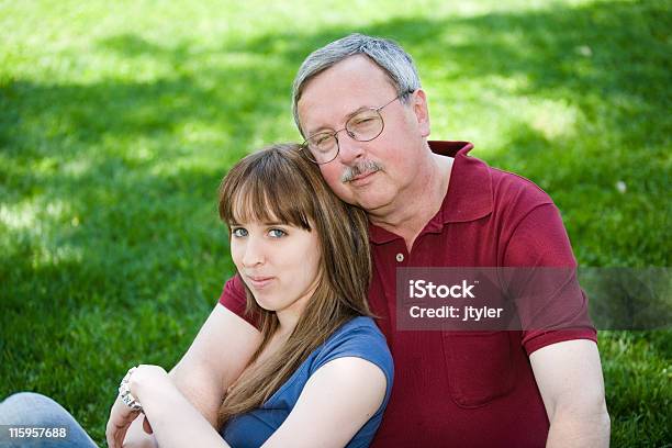Vater Und Tochter Stockfoto und mehr Bilder von Alleinerzieher - Alleinerzieher, Blick in die Kamera, Ein Elternteil