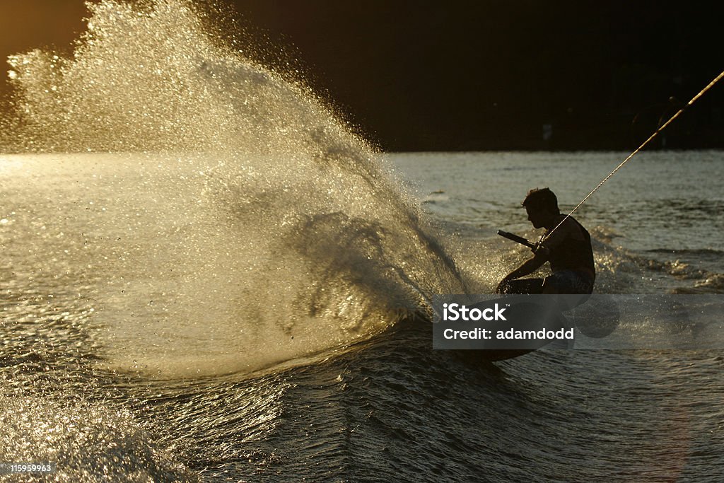 Wakeboarder um perdão radical da dívida despertador/Onda - Foto de stock de 20 Anos royalty-free