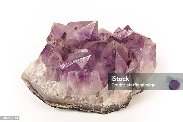 Amethyst Géode Stockfoto und mehr Bilder von Alternative Behandlungsmethode - Alternative Behandlungsmethode, Amethyst, Farbbild