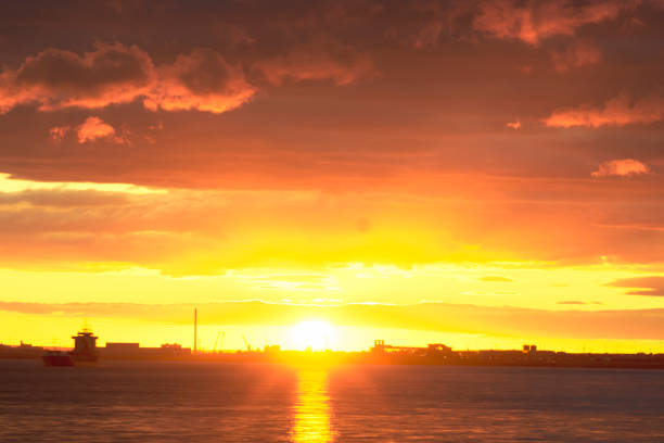 SUNSET OVER THE HUMBER HULL SIEMENS SALTEND REFINERY