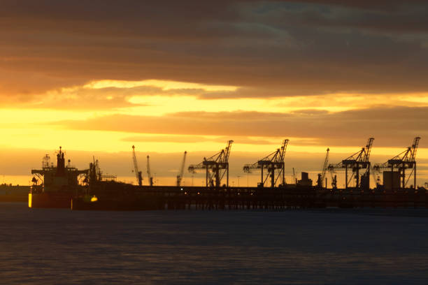 SUNSET OVER THE HUMBER HULL SIEMENS SALTEND REFINERY