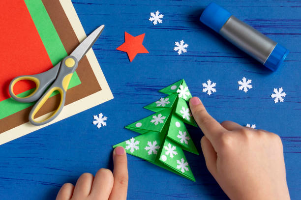 istock How to make Christmas card with Christmas tree. Step 9 1159669817