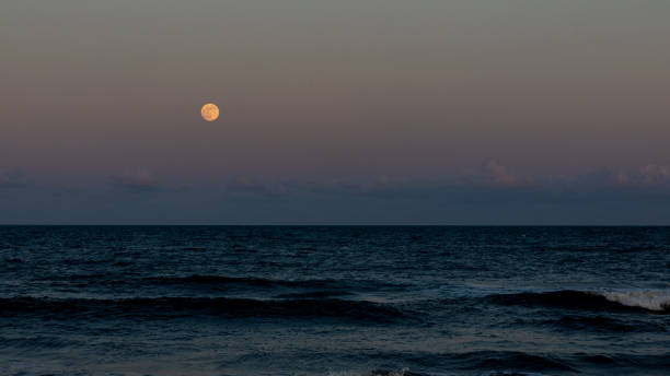 istock Full over the ocean 1159711858