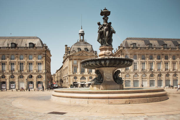 place de la bourse, burdeos - 18th century style fotos fotografías e imágenes de stock