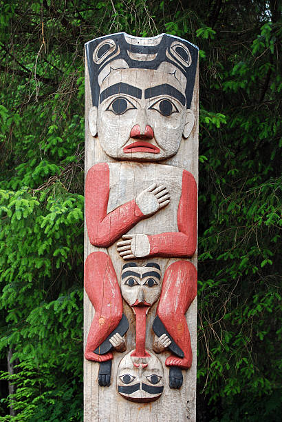 istock Saanaheit House Post totem 115976709