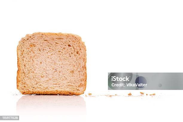 Brot Stockfoto und mehr Bilder von Brotkrumen - Brotkrumen, Krümel, Weißer Hintergrund