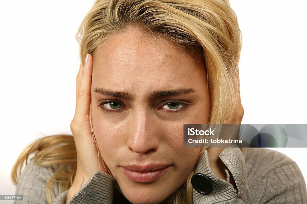 Kobieta cierpi na migreny lub stres - Zbiór zdjęć royalty-free (Biuro)