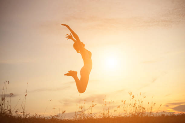 istock Silhouette of woman 1159775341