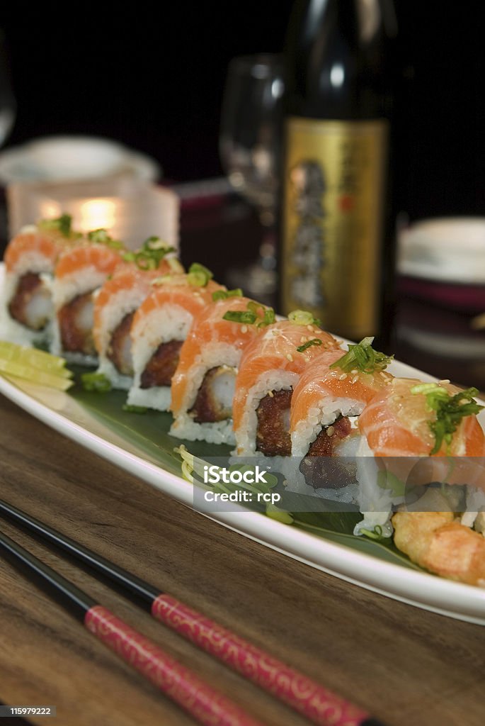 Rollos de Sushi - Foto de stock de Arroz - Comida básica libre de derechos