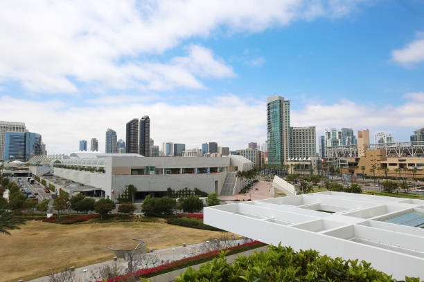 サンディエゴカリフォルニア - day san diego california harbor downtown district ストックフォトと画像