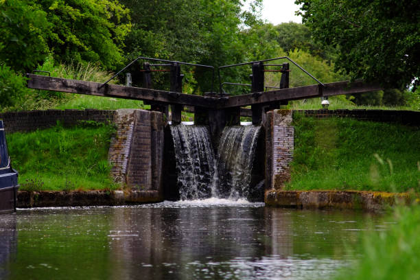 istock Closed lock gates on Aylesbury Canal. 1159794590