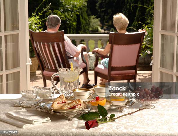 Foto de Abrir Seu Apetite e mais fotos de stock de Almoço - Almoço, Ambiente - All Vocabulary, Arranjar