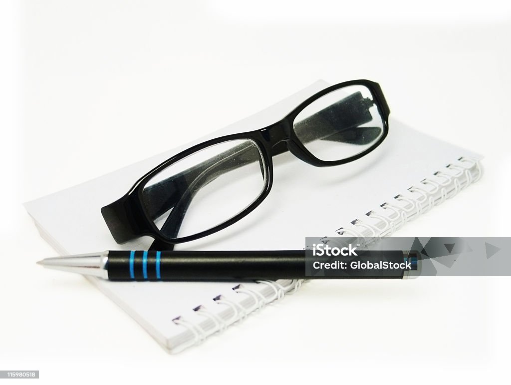 Brille & Stift auf Kalender, isoliert mit Clipping path - Lizenzfrei Arbeiten Stock-Foto