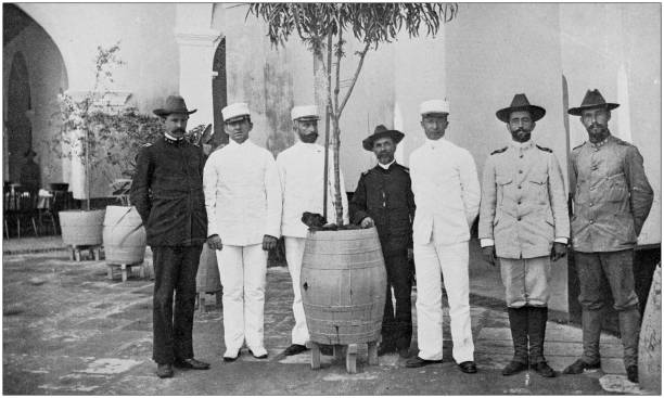 illustrations, cliparts, dessins animés et icônes de photos en noir et blanc de l'armée américaine : personnel hospitalier américain, porto rico - employee barracks