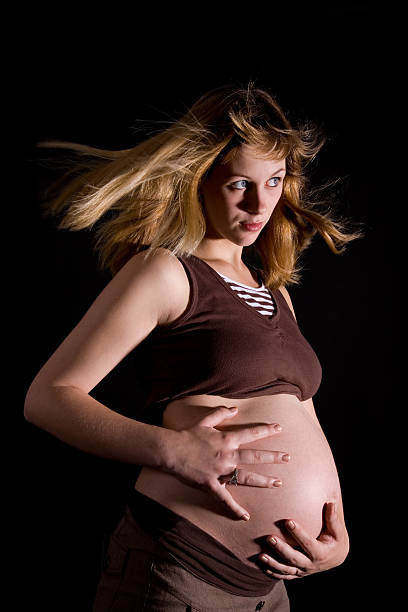 blond kobieta w ciąży - model3 zdjęcia i obrazy z banku zdjęć