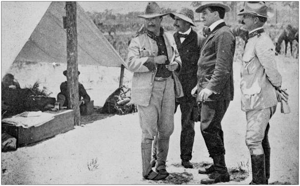 ilustrações de stock, clip art, desenhos animados e ícones de us army black and white photos: colonel theodore roosevelt (left) before becoming president of the usa, with richard harding davis, stephen bonsall and major dunn - theodore roosevelt