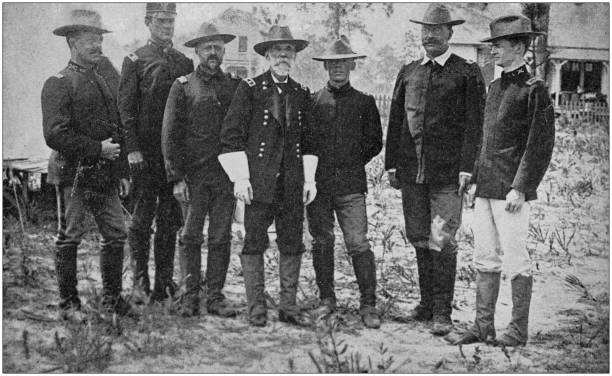 illustrations, cliparts, dessins animés et icônes de photos en noir et blanc de l'armée américaine : le major-général joseph wheeler et son état-major - employee barracks