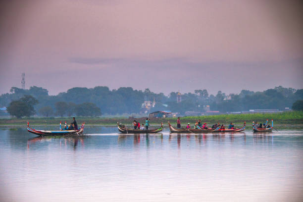 istock Taungthaman Lake 1159848670