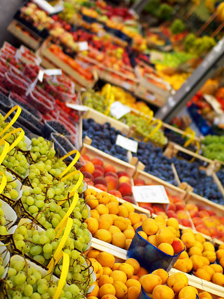 istock Farmers market 115985346