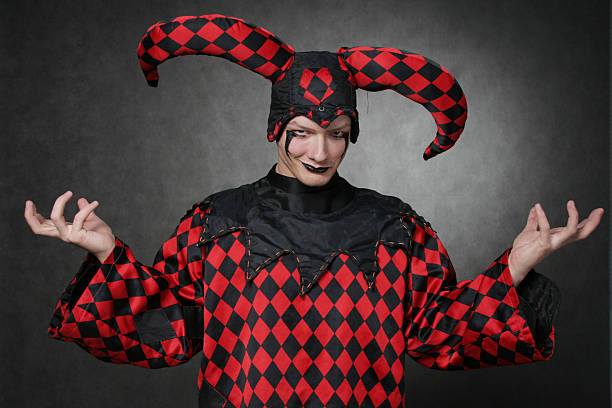 dark arlequin - harlequin clown the circus mask photos et images de collection