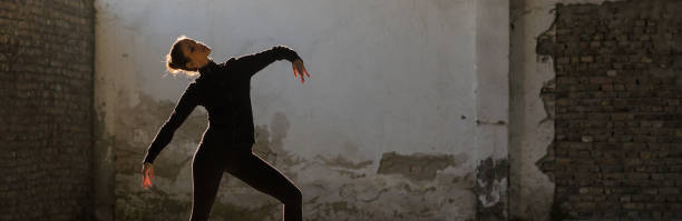 istock Silhouette of ballerina dancing 1159968541