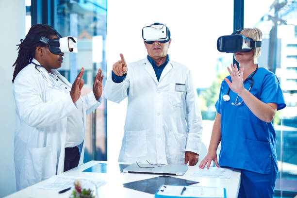 istock Meeting in the virtual world 1159999062