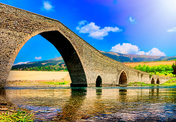 Old stone bridge on Ceyhan River, Kahramanmaras, Turkey - fotografia de stock