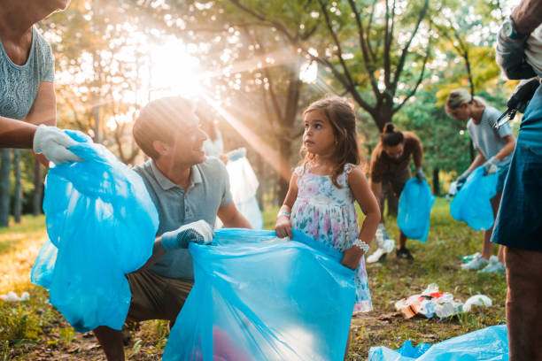 istock Young family recycling trash 1160028830