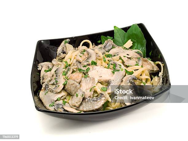 Collezione Di Pastalinguine Con Funghi - Fotografie stock e altre immagini di Fungo commestibile - Fungo commestibile, Tagliatelle, Basilico