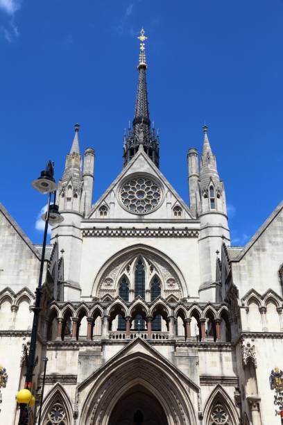 istock Royal Courts, London 1160038859